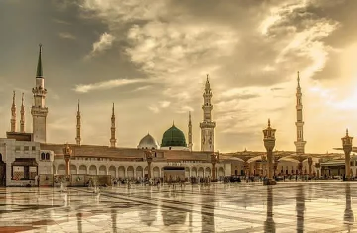المسجد النبوي في المدينة المنورة عند الغروب